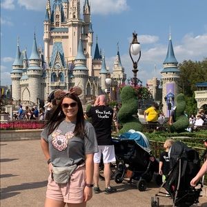 Meet your Posher, Alexis